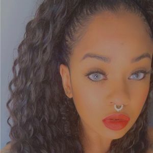 Meet your Posher, Alisha